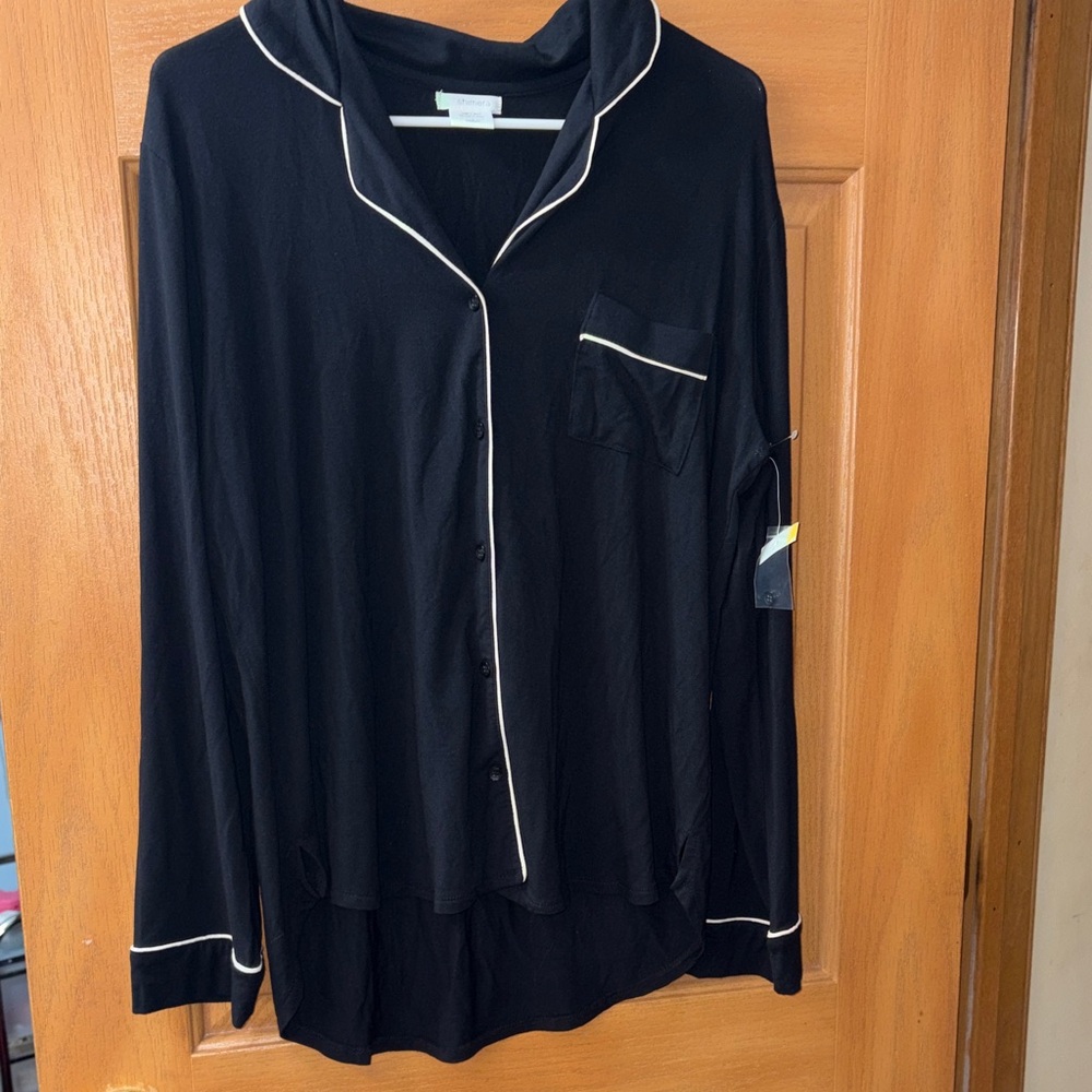 Trendy Brand New Shimera Black Pajama Top with White Piping🔥